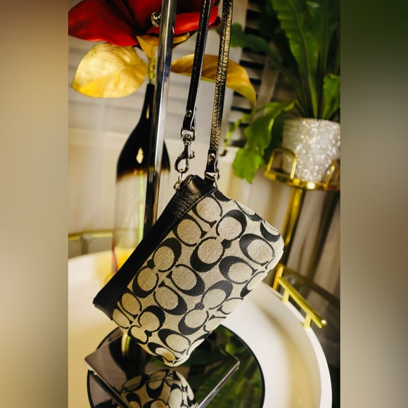 Coach Corner Zip Wristlet Black and Grey - Picture 10 of 11